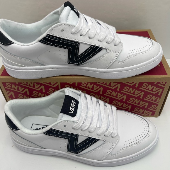 Vans WMNS White and Black Shoes Lowland 2.0
White/Black
VN000D6RYB2 Sneakers - Picture 5 of 16